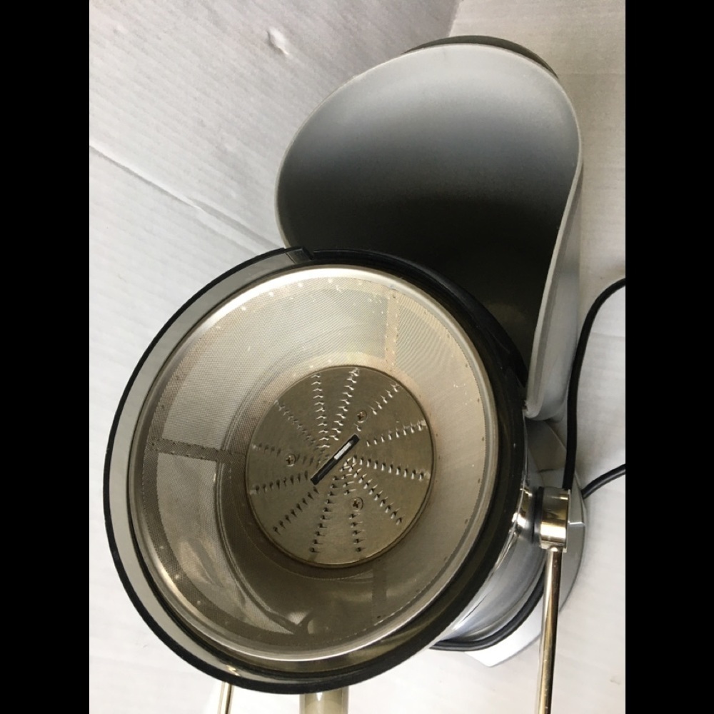 Breville Juice Fountain Plus Juicer - Picture 14 of 17